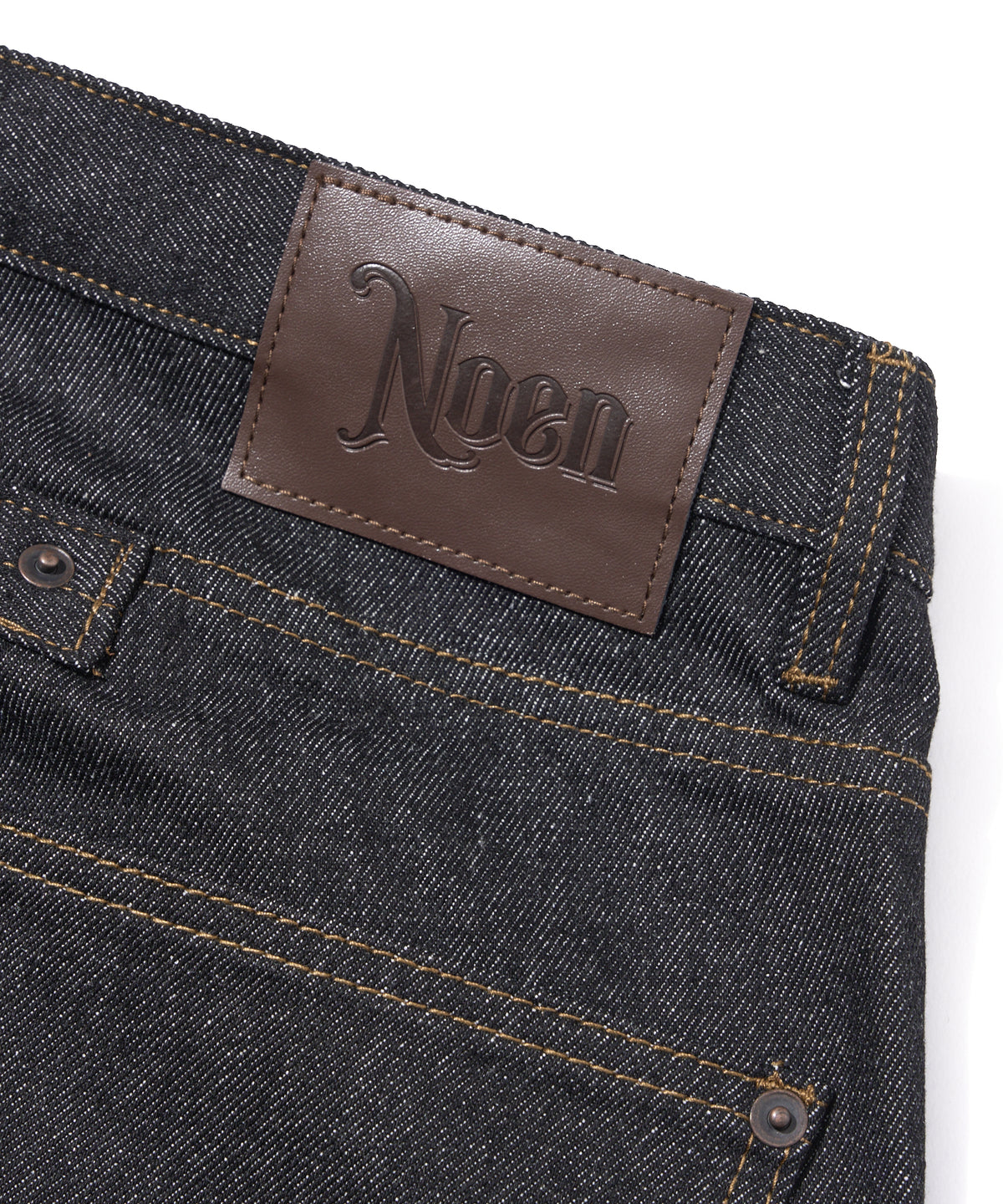 シンチバックブーツカットジーンズ[Black]