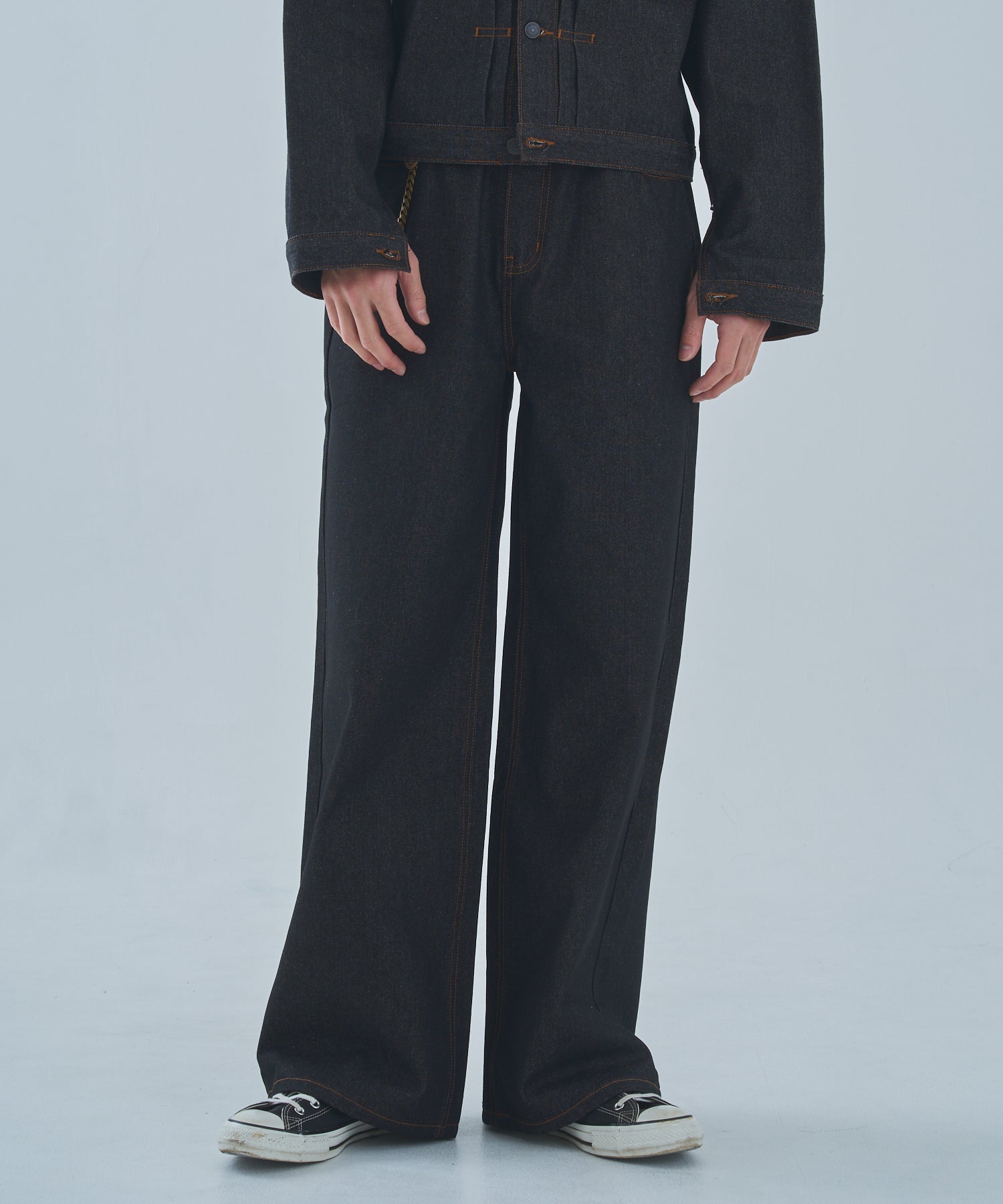シンチバックバギージーンズ[Black] – Noen