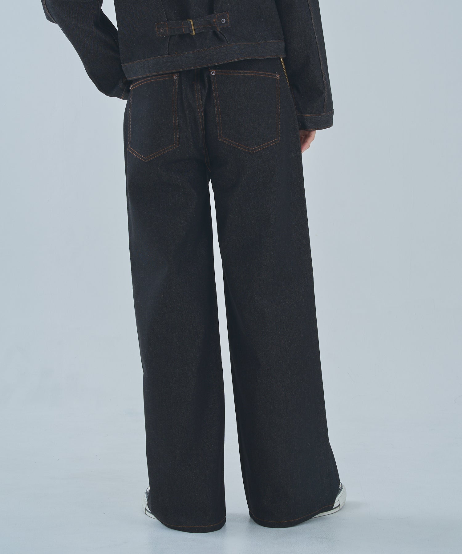 シンチバックバギージーンズ[Black] – Noen