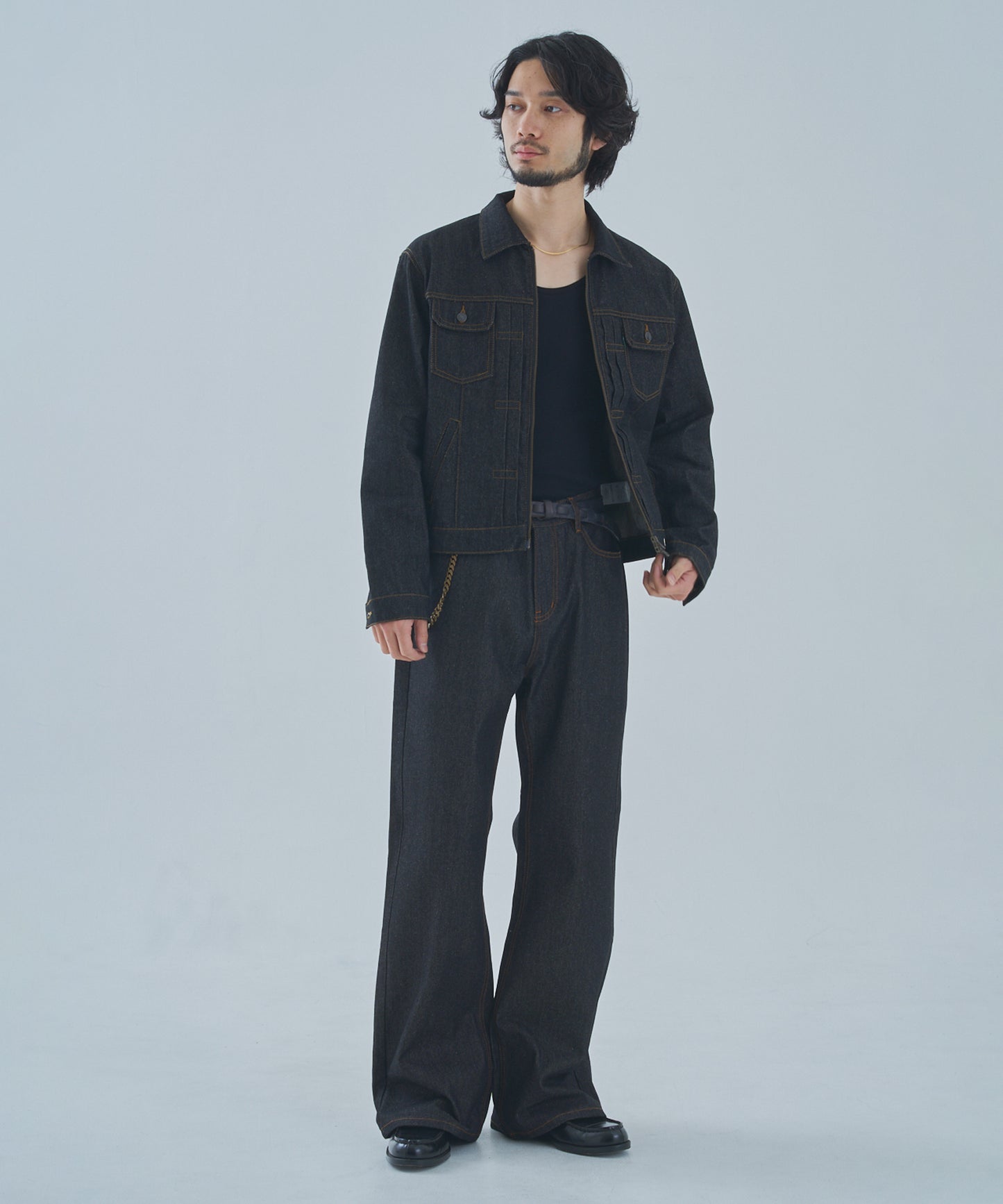 シンチバックブーツカットジーンズ[Black]