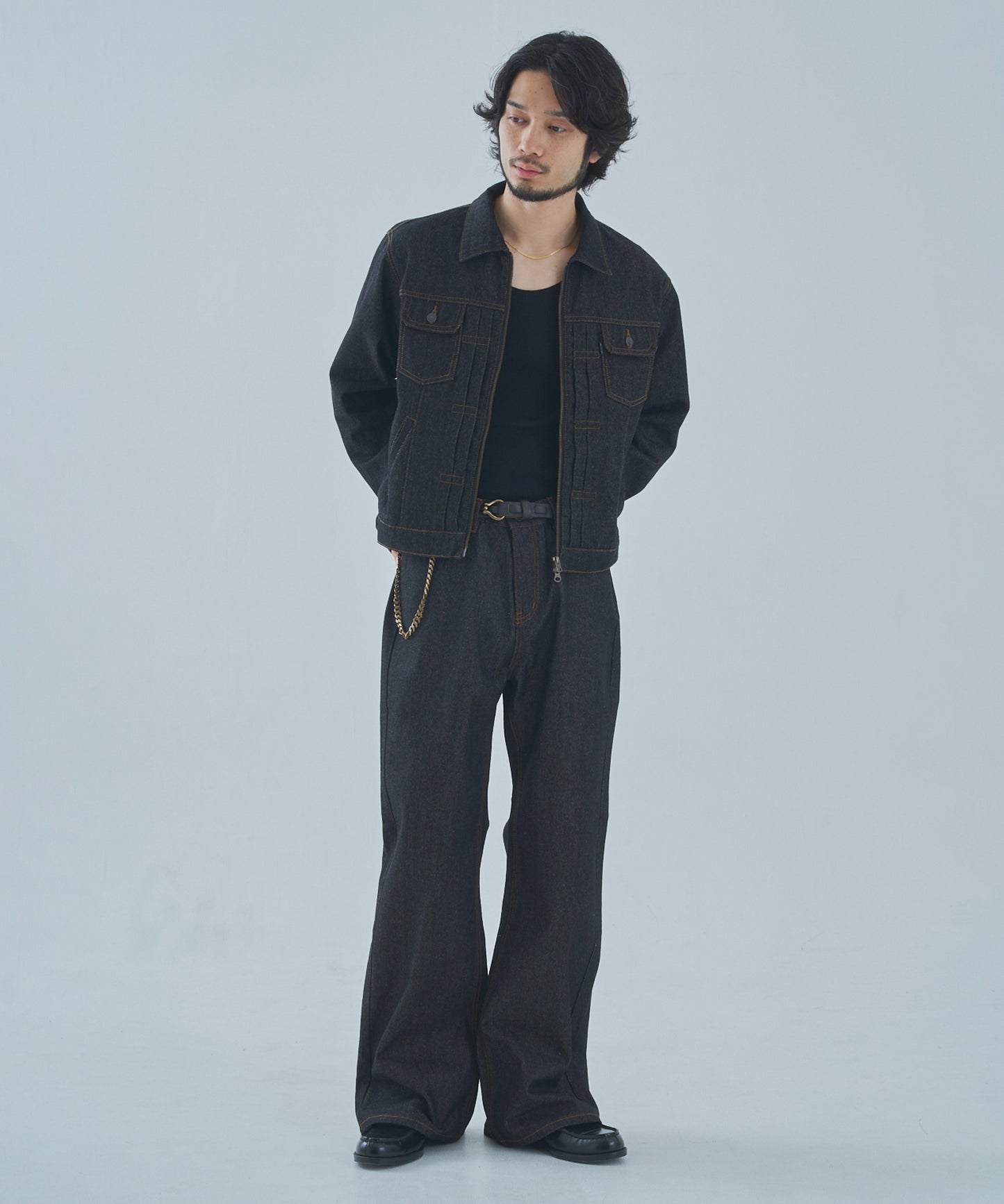 シンチバックブーツカットジーンズ[Black]