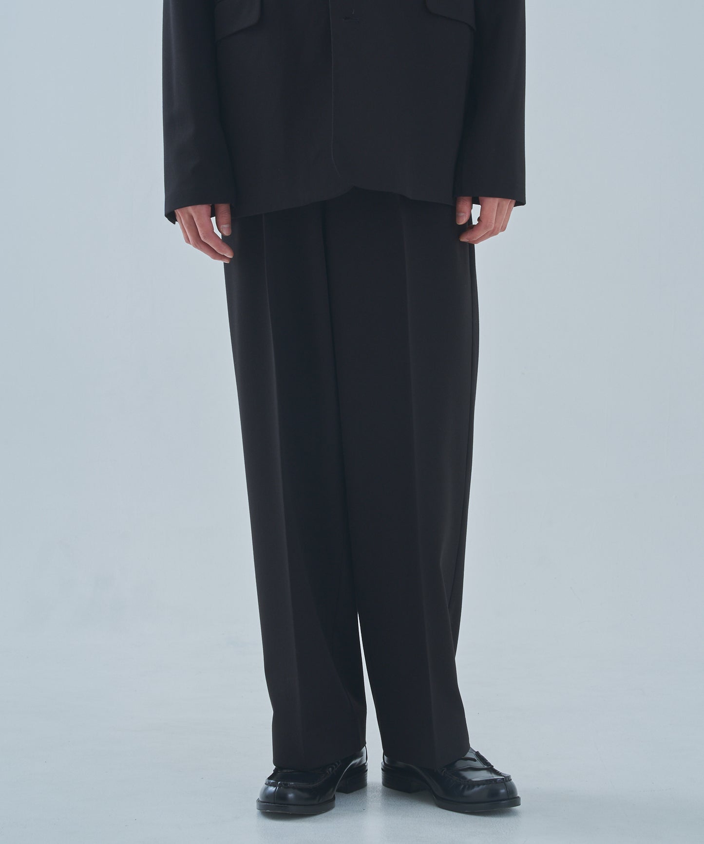 クラシックストレートスラックス[Black]