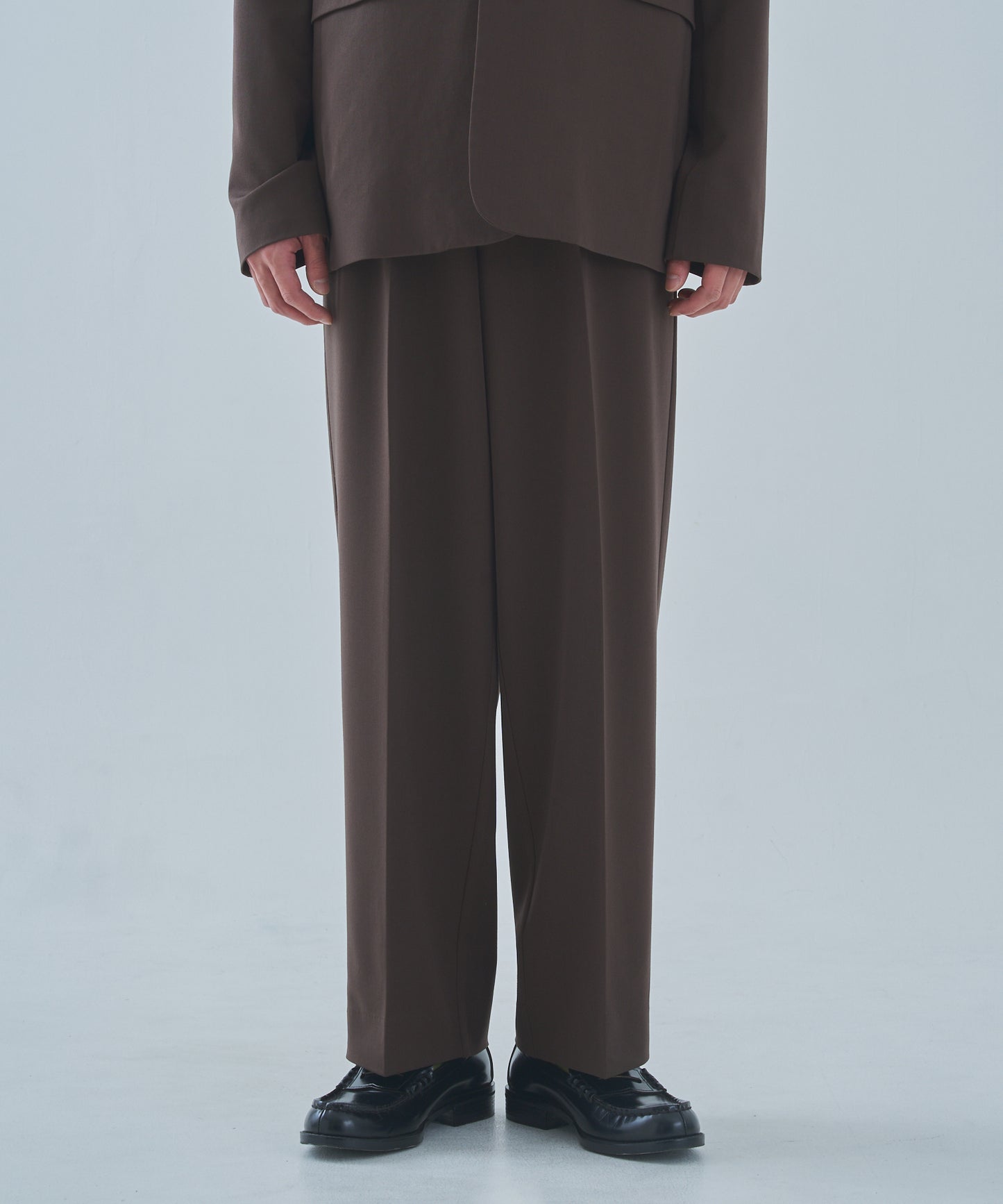 クラシックストレートスラックス[Dark Brown]