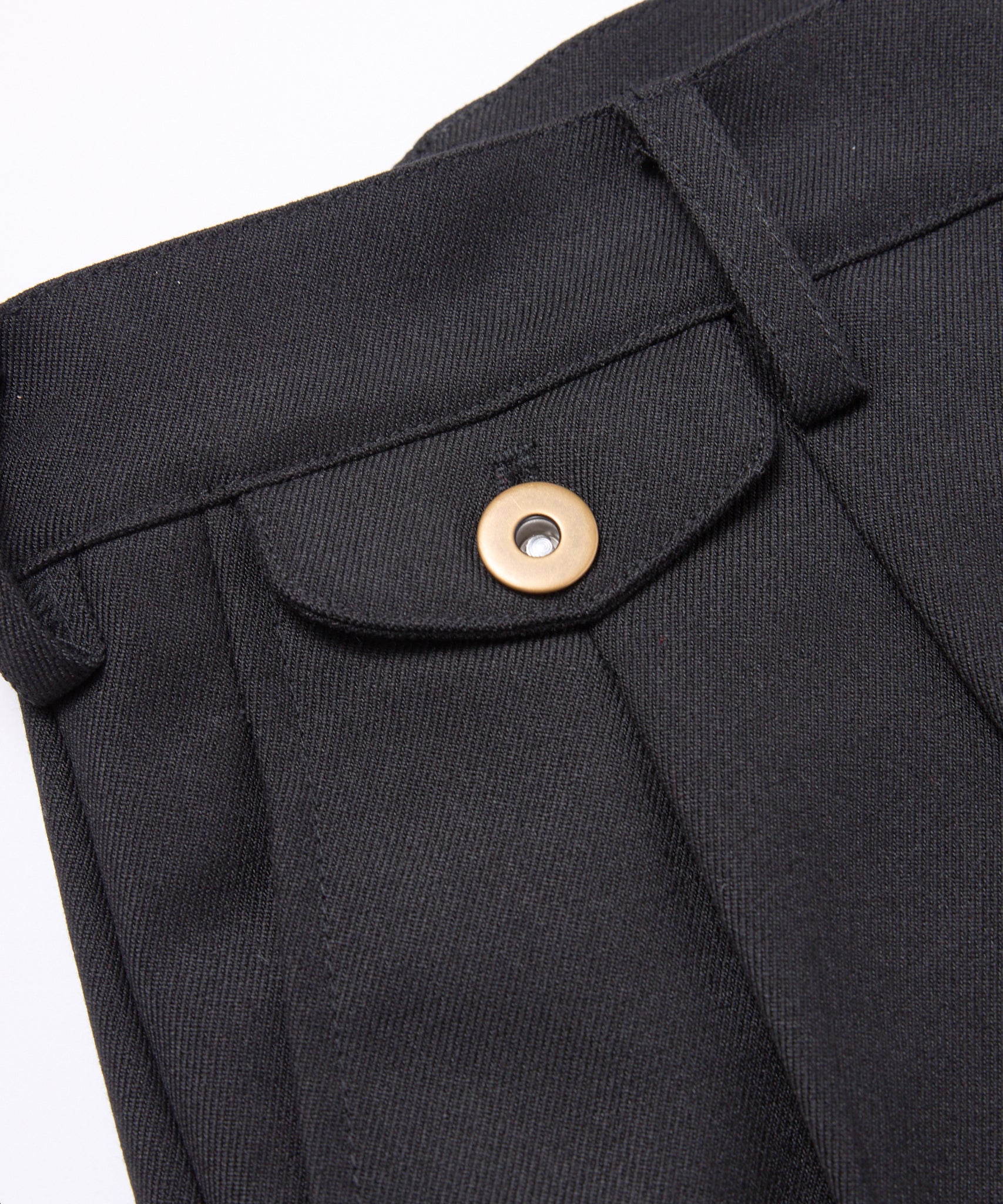 シンチバックテーパードスラックス[Black] – Noen