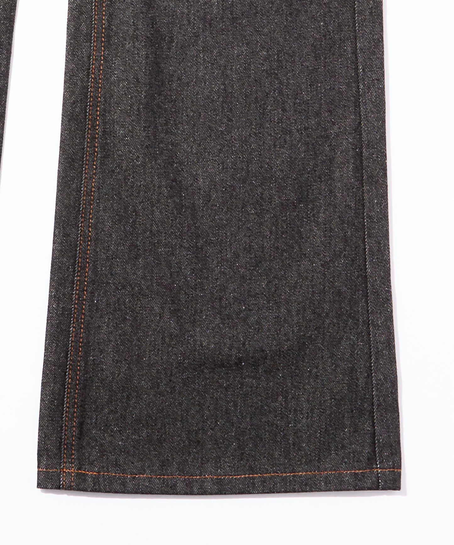 シンチバックブーツカットジーンズ[Black]