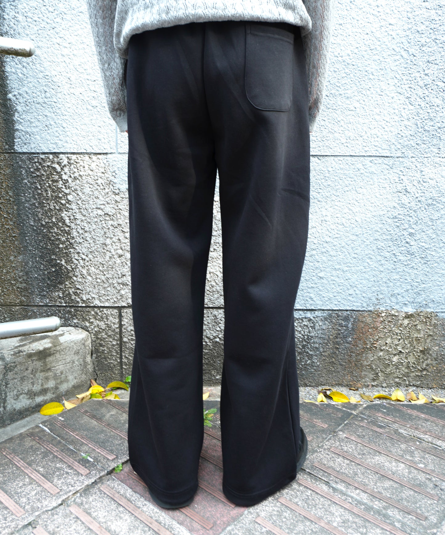 センタープレススウェットパンツ[Black]