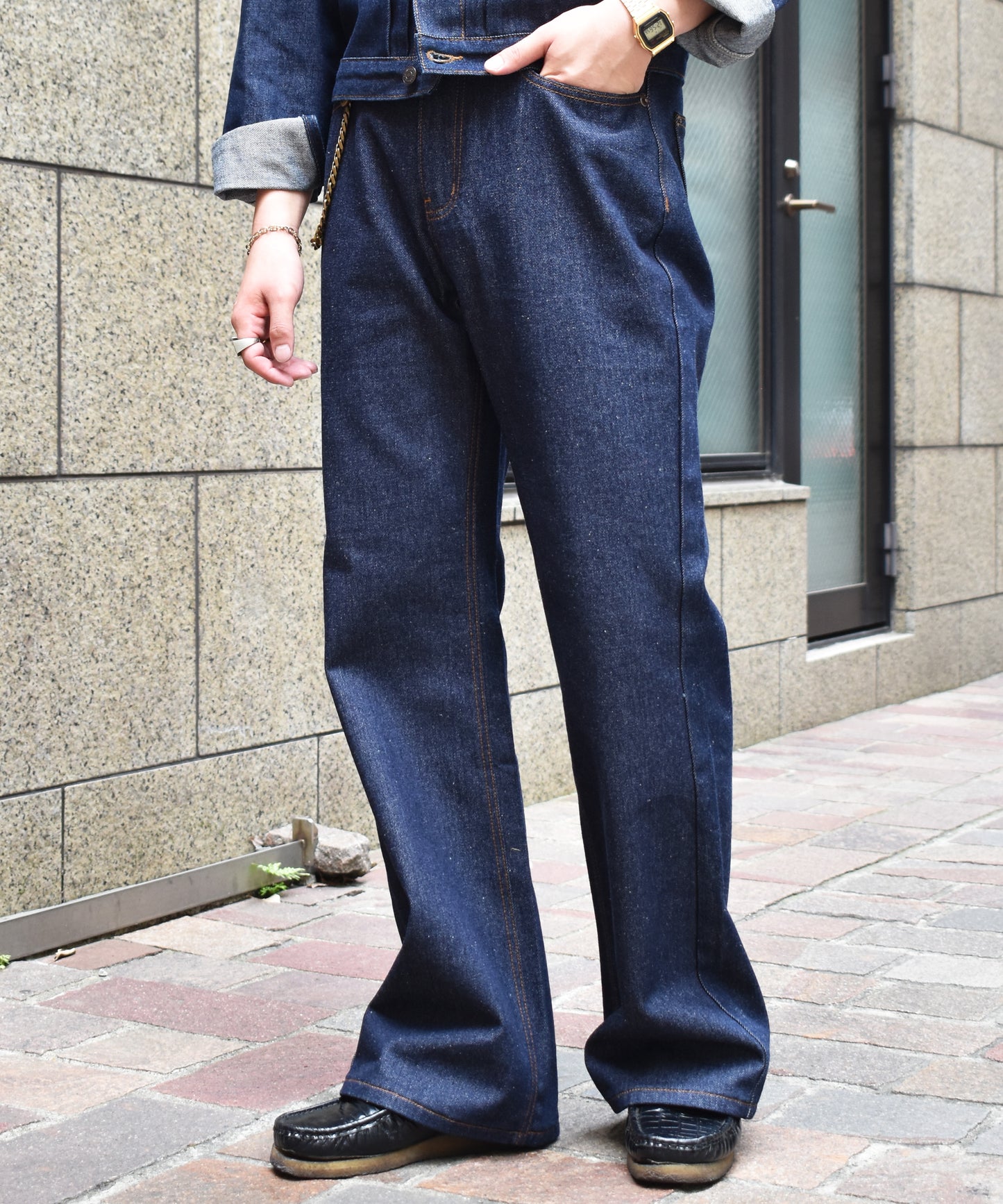 シンチバックブーツカットジーンズ[Indigo]