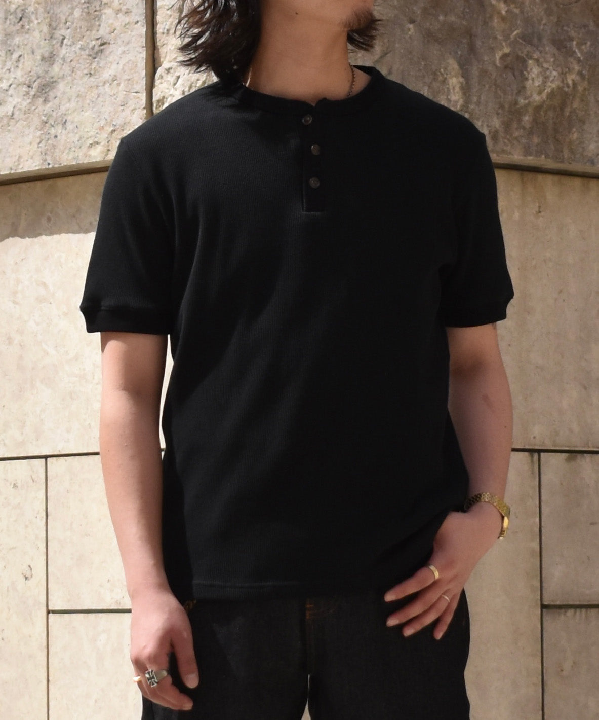ヘンリーネックワッフルTシャツ[Black] – Noen