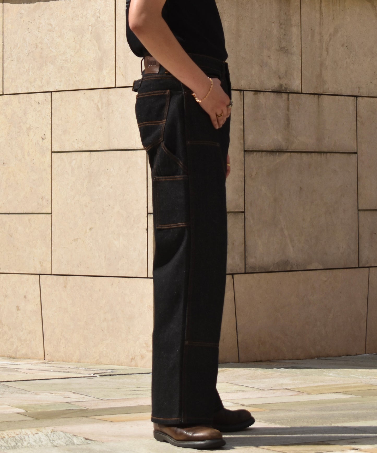 シンチバックダブルニーペインタージーンズ[Black]