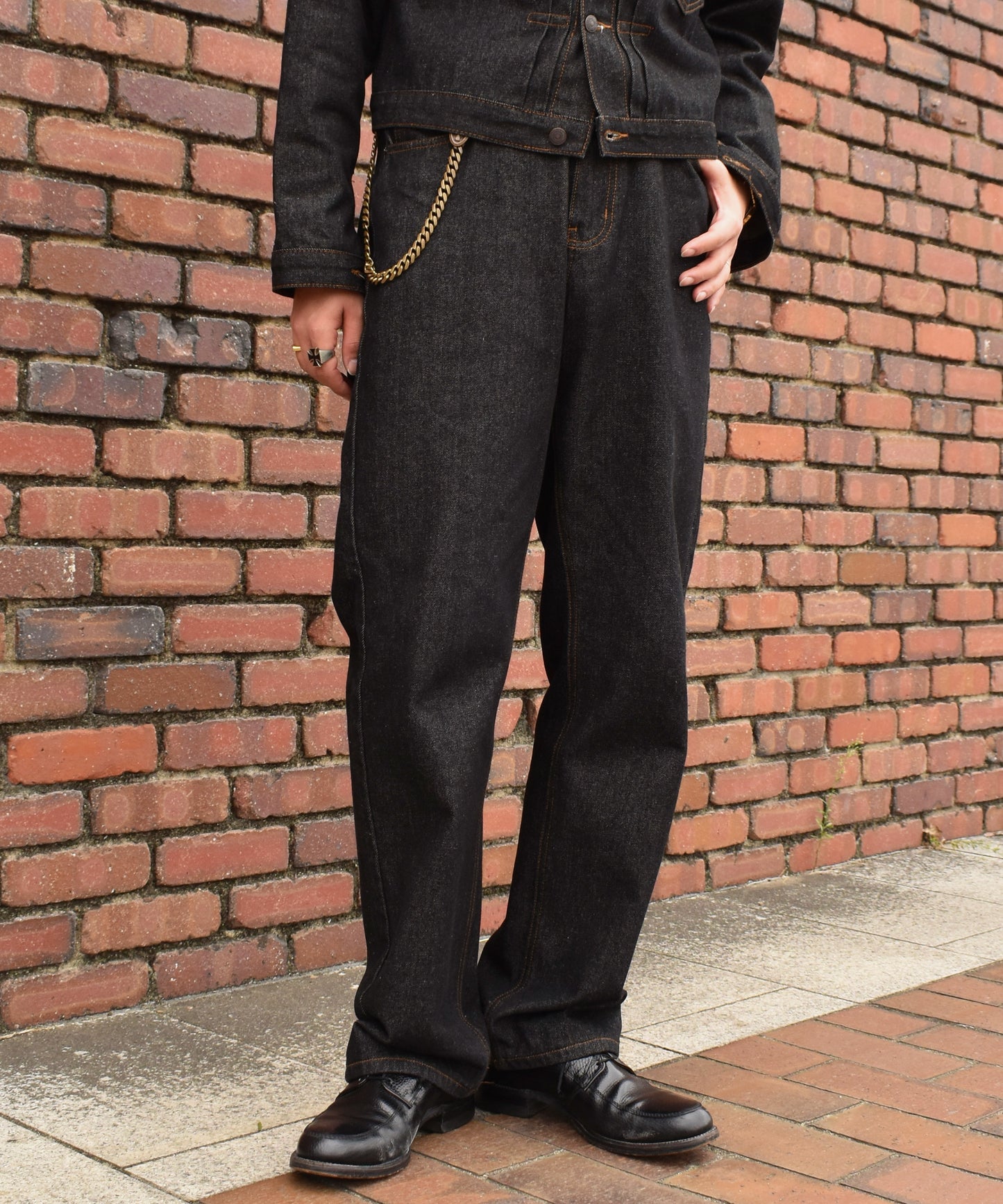シンチバックジーンズ[Black]