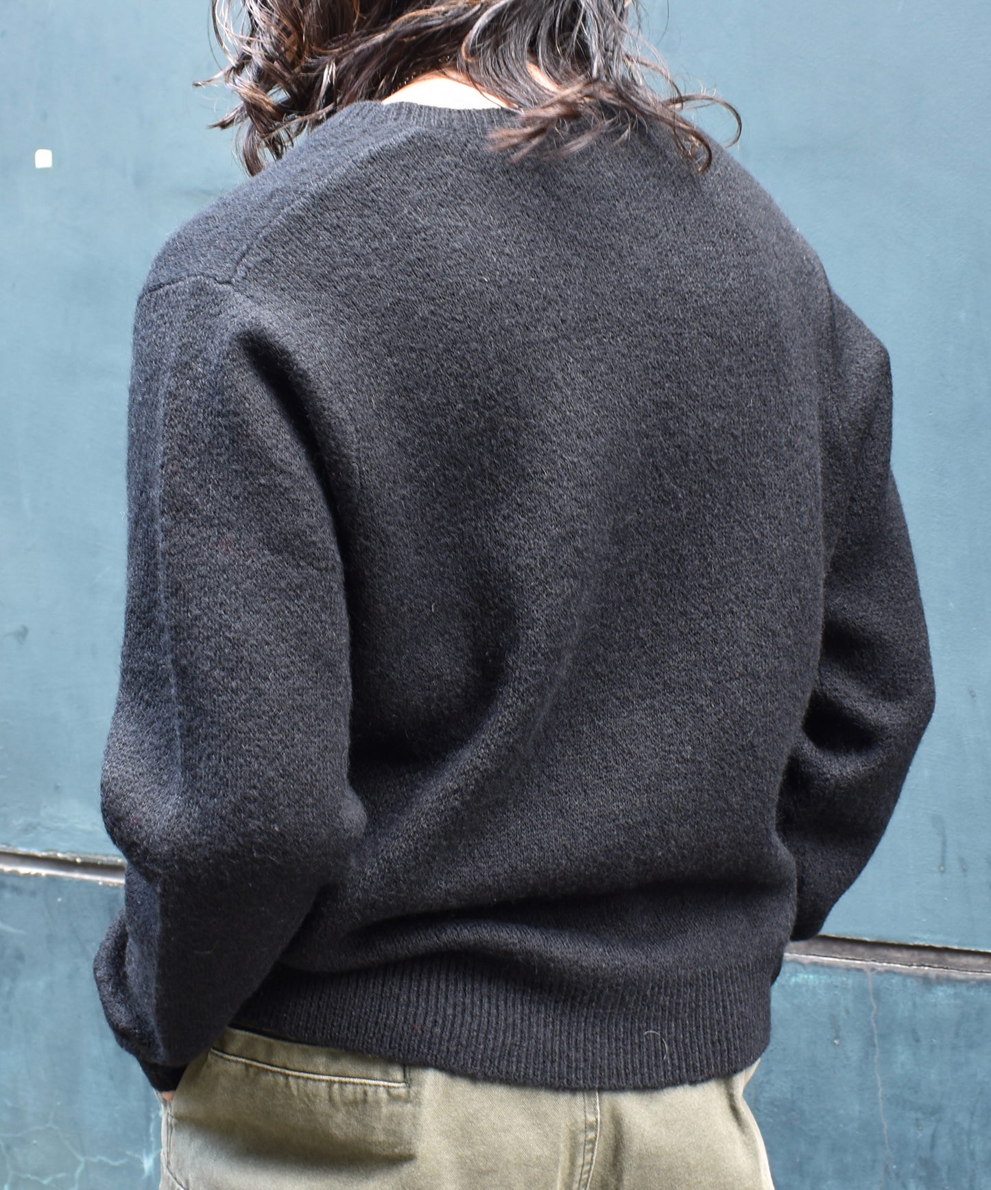 モヘアVネックニット[Black]