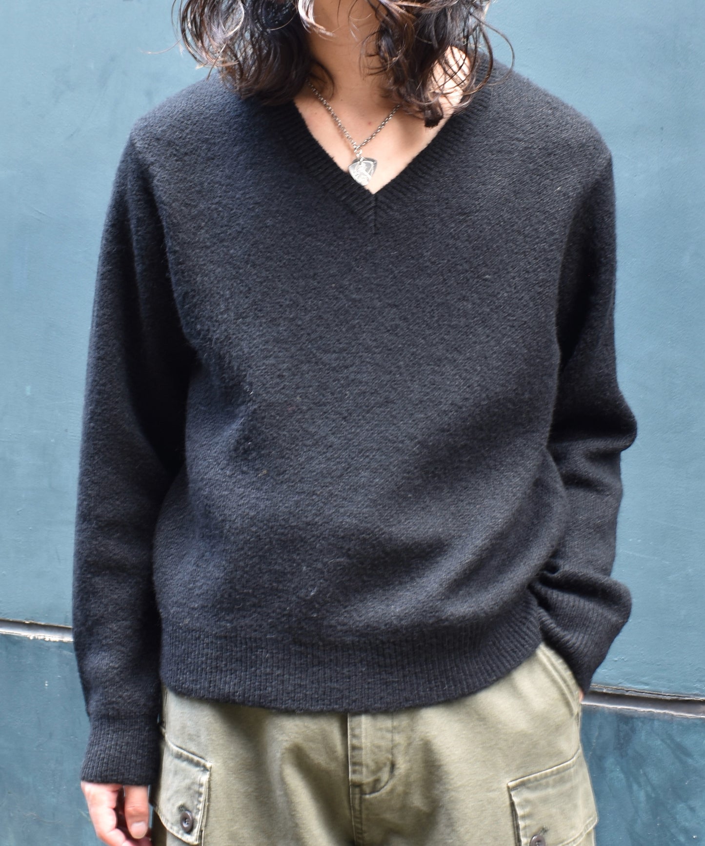 モヘアVネックニット[Black]