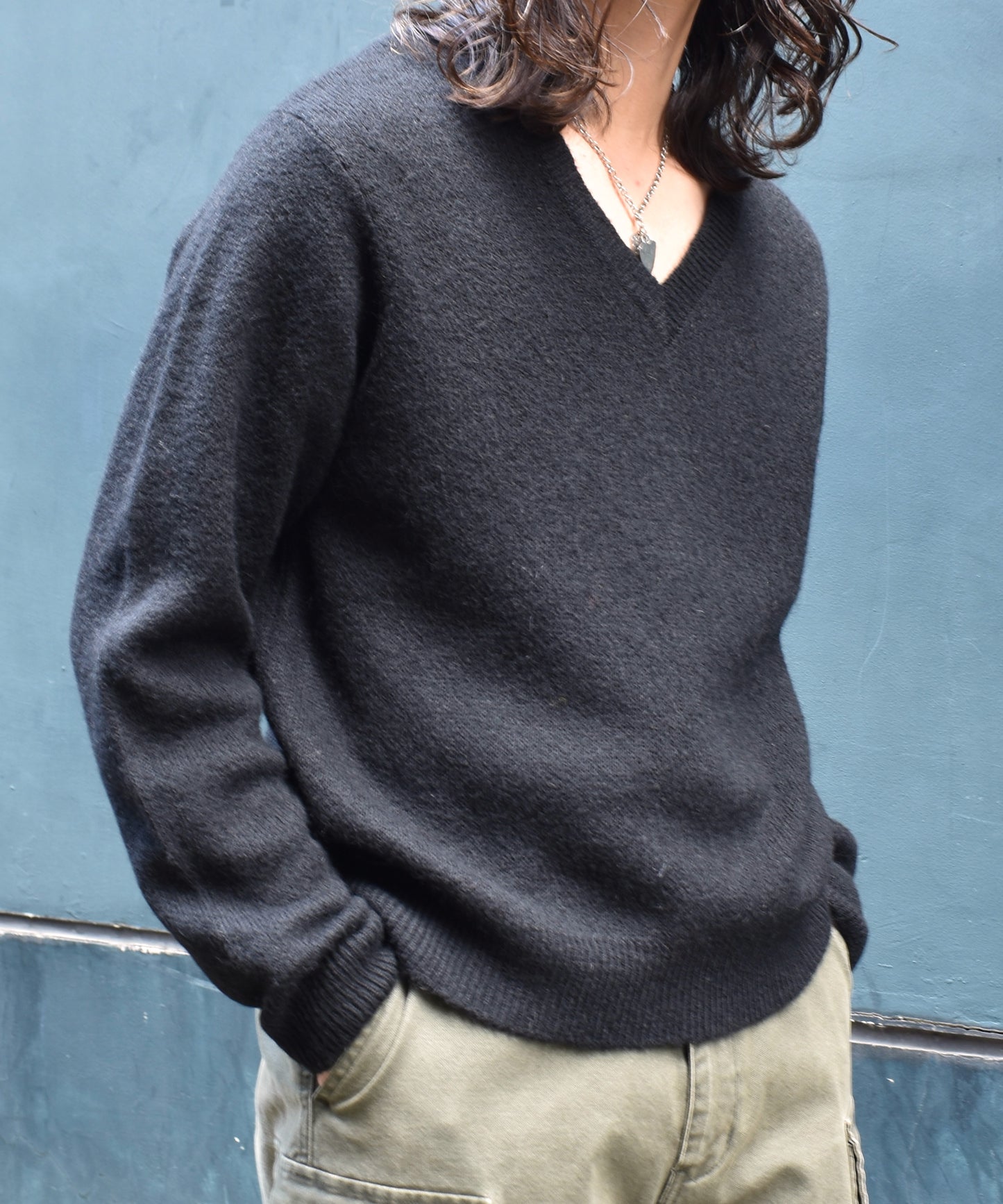 モヘアVネックニット[Black]