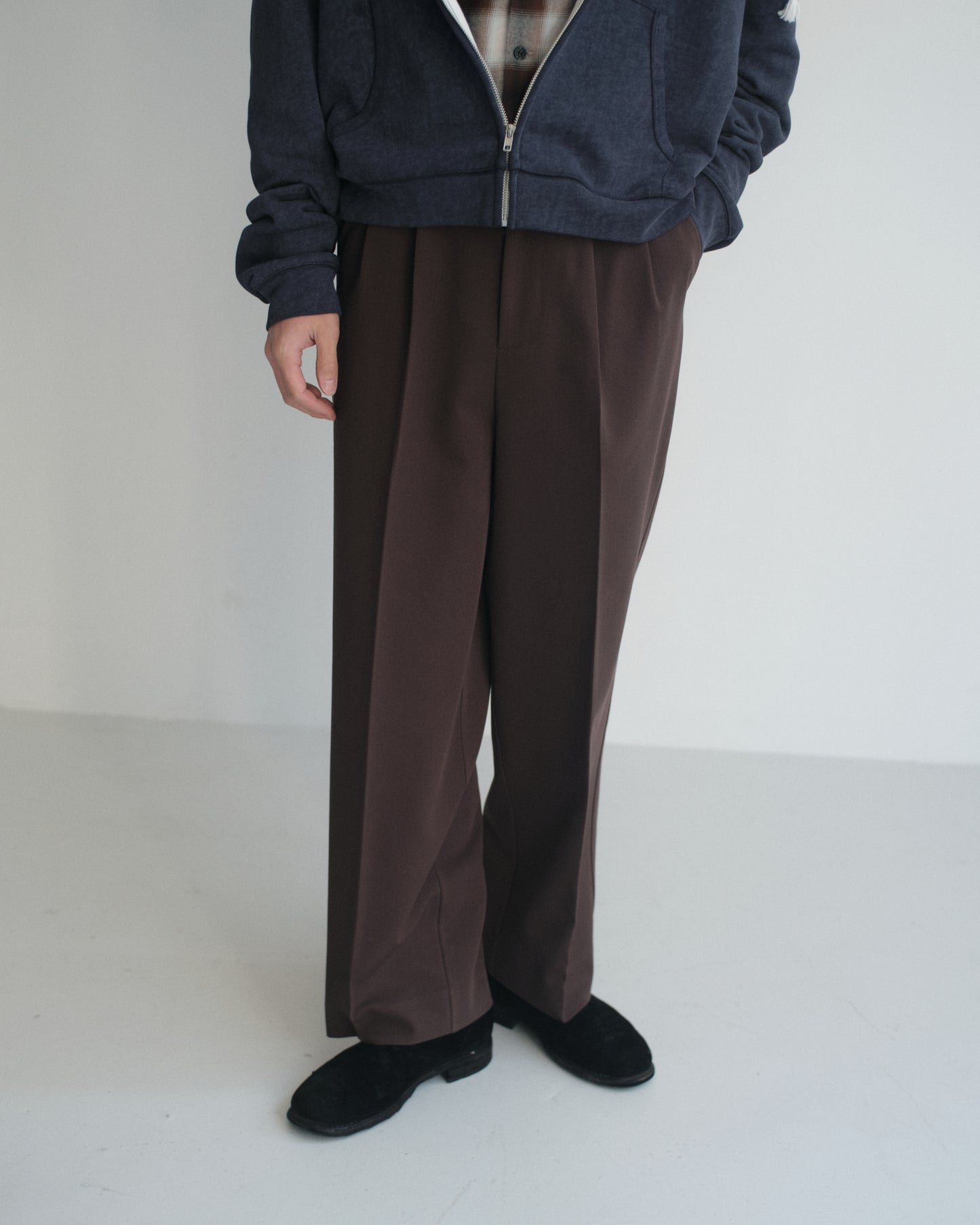 クラシックストレートスラックス[Dark Brown]