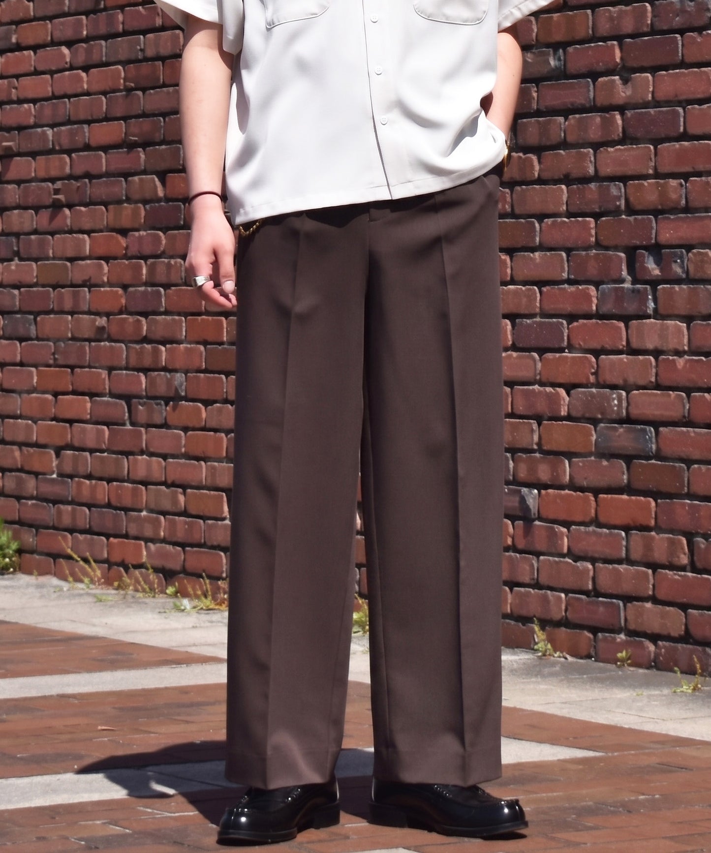 クラシックストレートスラックス[Dark Brown]